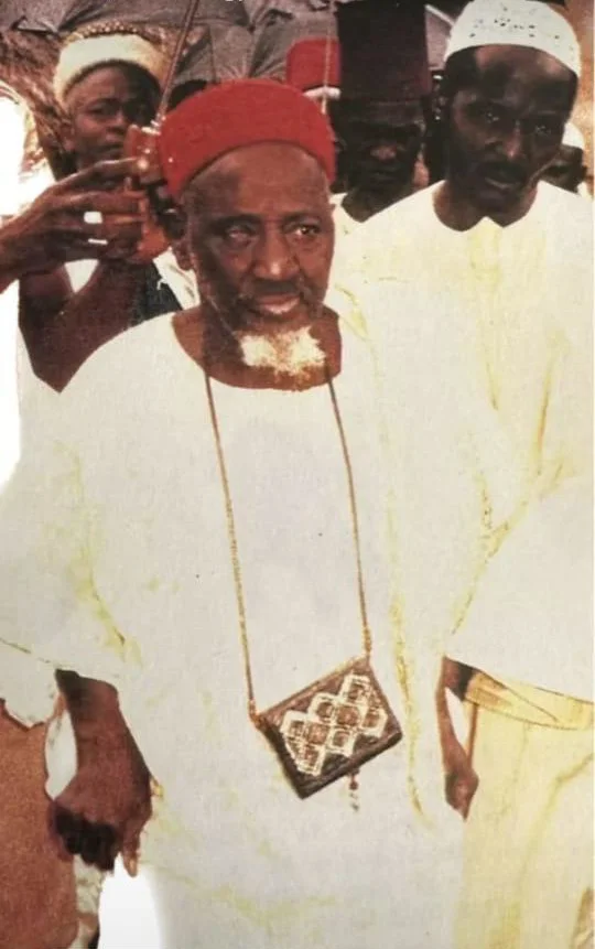 Amulette sacrée transmise de génération en génération dans la famille de marabouts Cherif